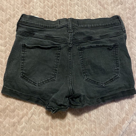 Hollister shorts, distressed, size 11 w30 - Picture 3 of 3
